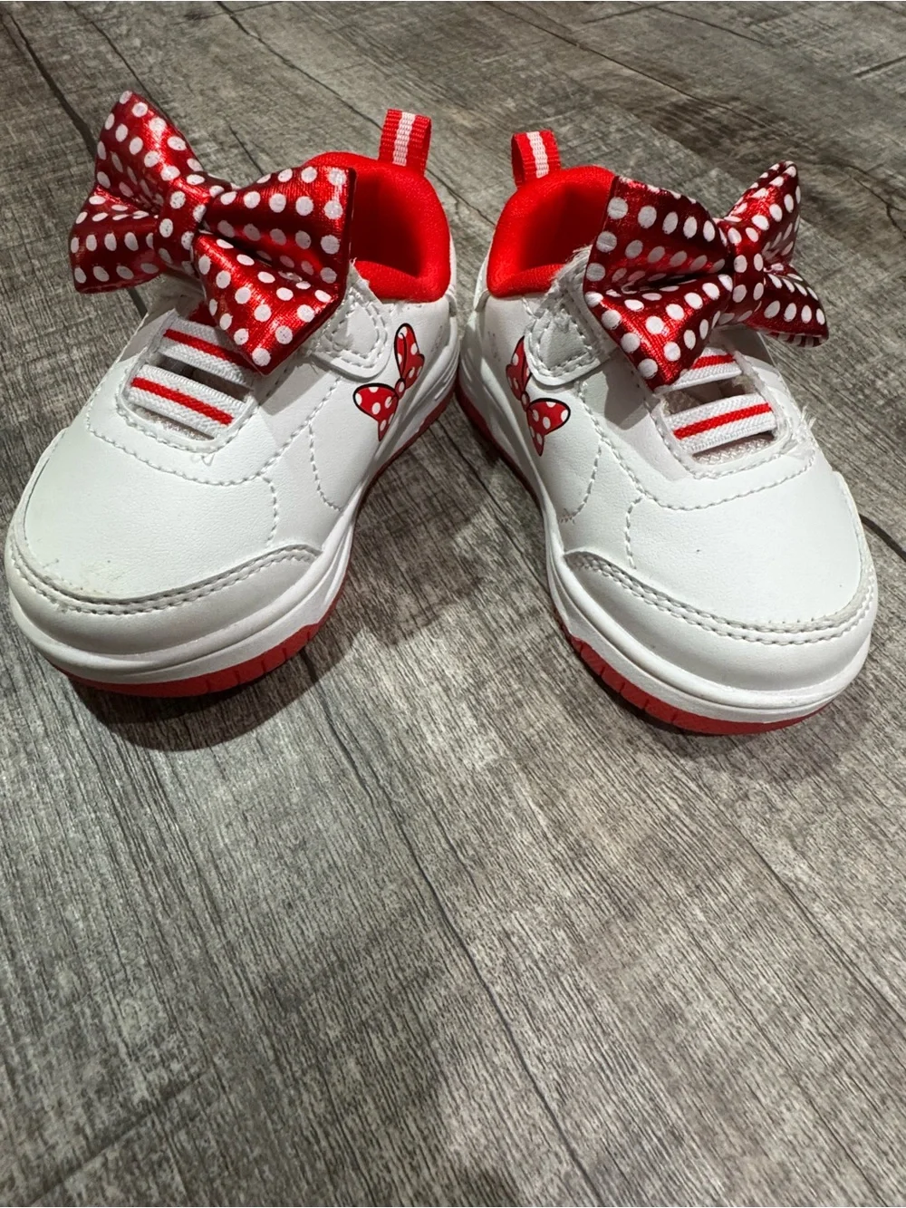 NIB Disney Baby Minnie Mouse Red Polka Dot Bow Sneakers — Size 3
